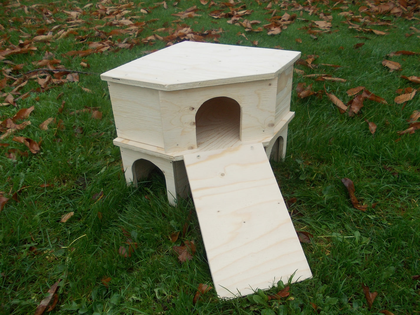 Guinea Pig House Two Tier with Ramp