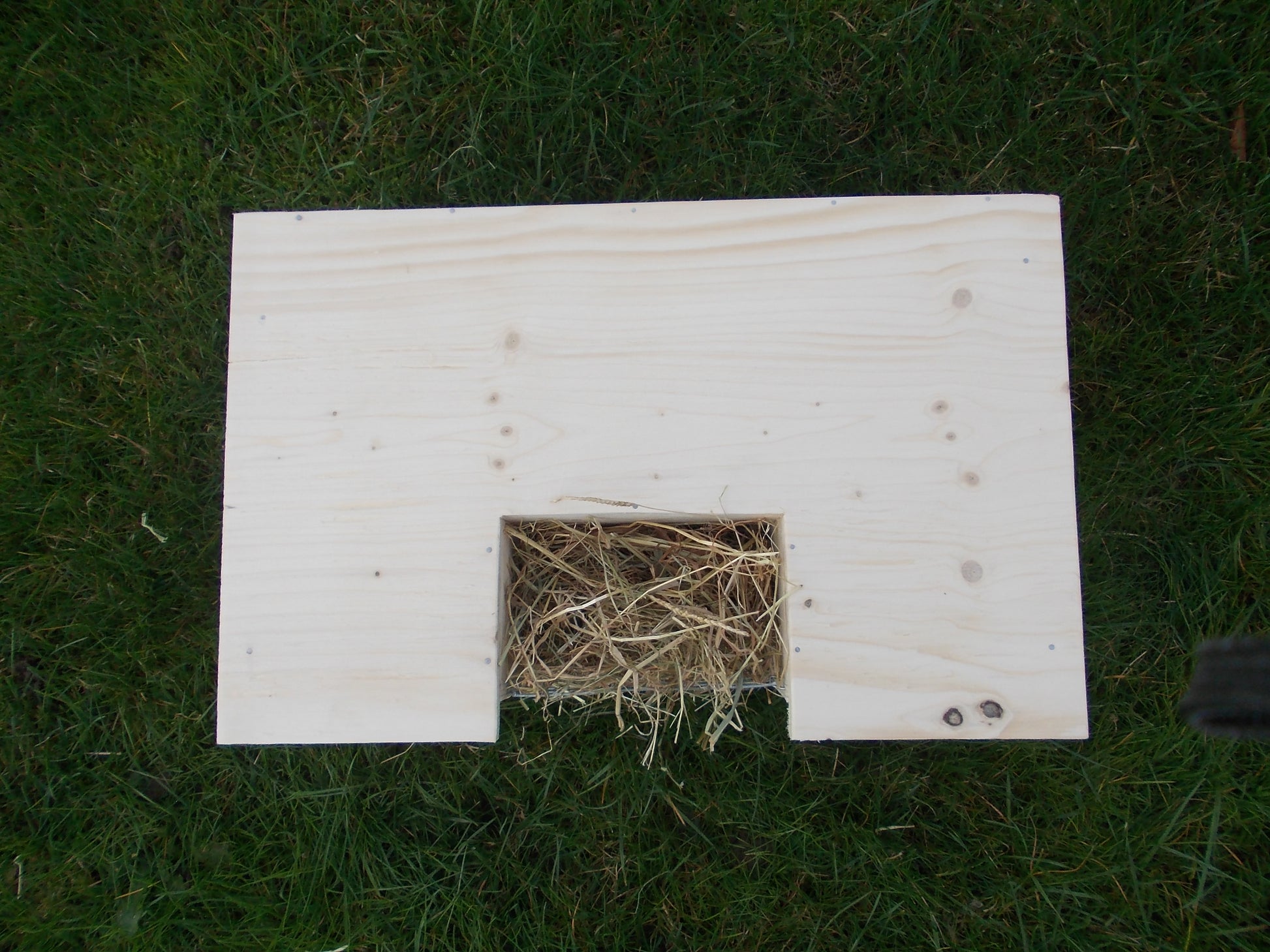 Guinea Pig House with Hay Rack BY WOODEN WORLD.